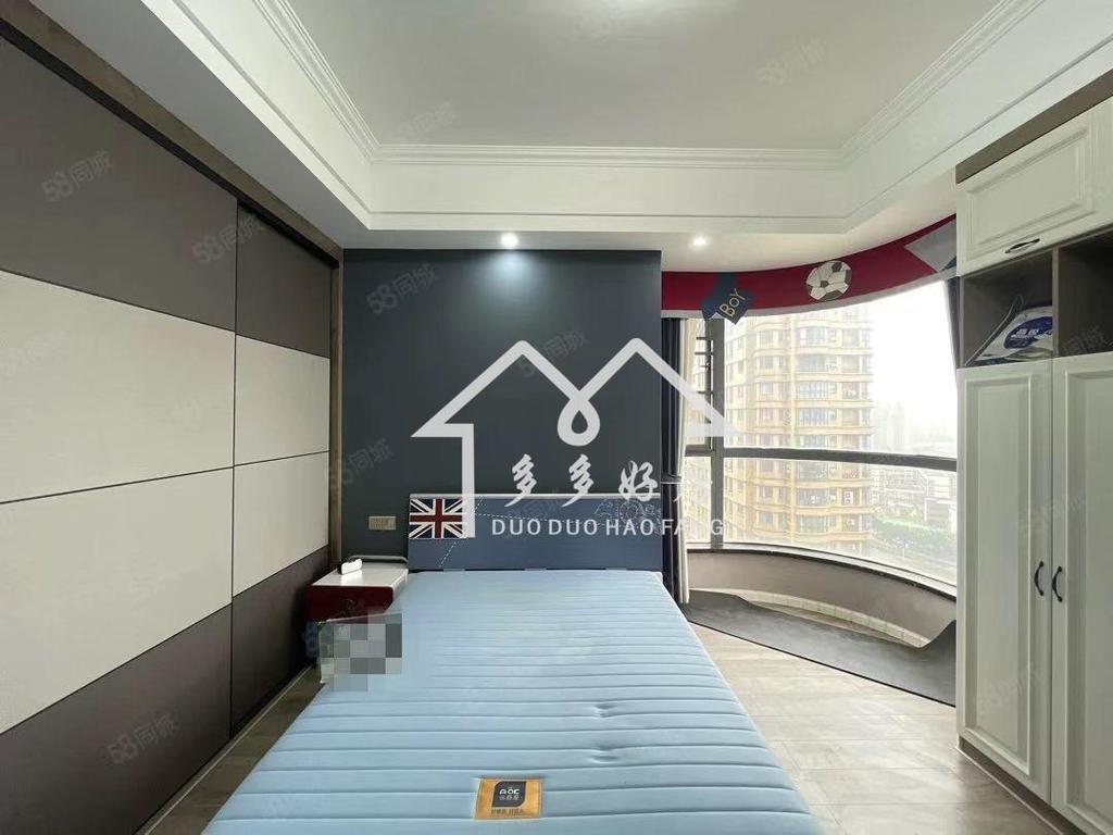 沔街品质小区，御台公馆hao装大平层，电梯入户，老板外地置业，带车位诚心出售