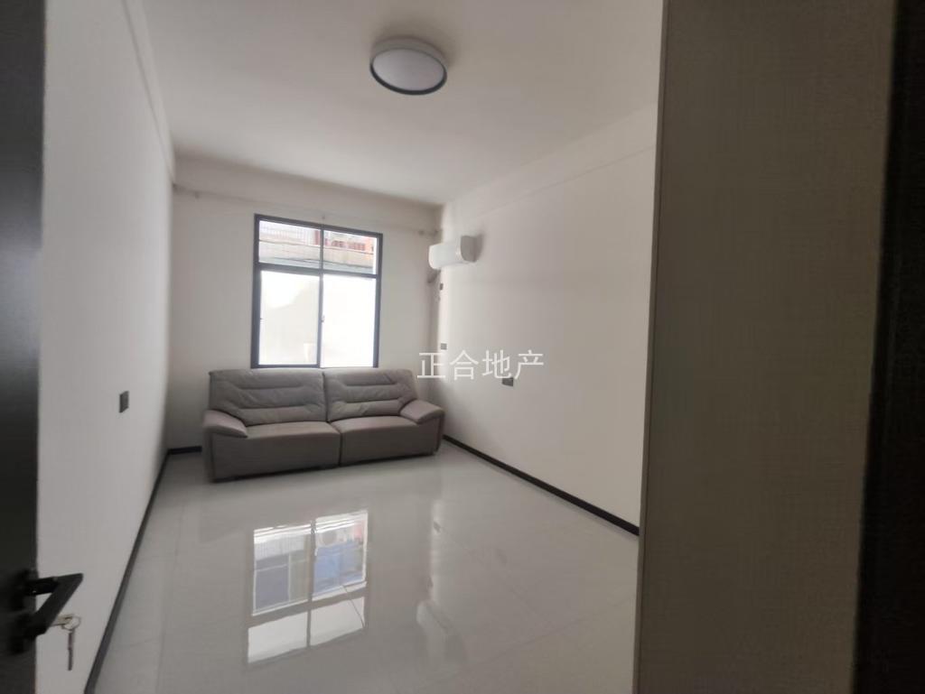 养老房，前后有院子，钱沟菜场附近1楼，三房，采光好，拼手速 ，可谈