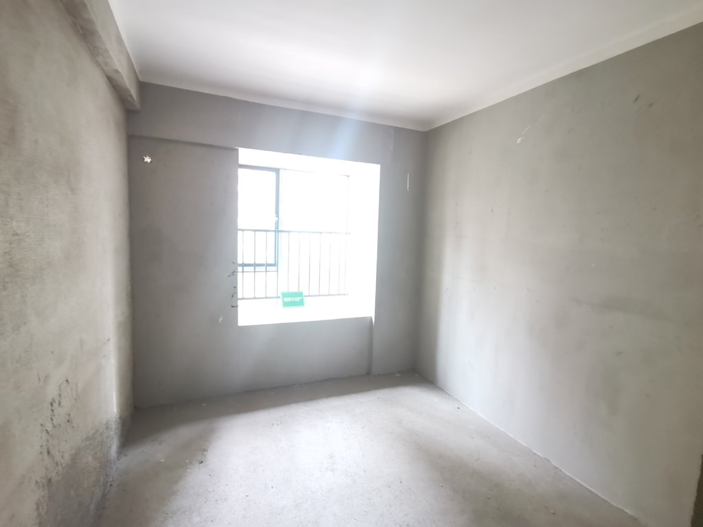 森林国际翡冷翠毛坯大三房二中旁学府好房南北通透边户房东外地置业诚心卖 看房