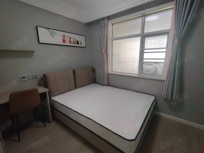 大捡漏，亏本出售，急售，领秀城,​装修9.5成新，单价6400，送地下停车位，