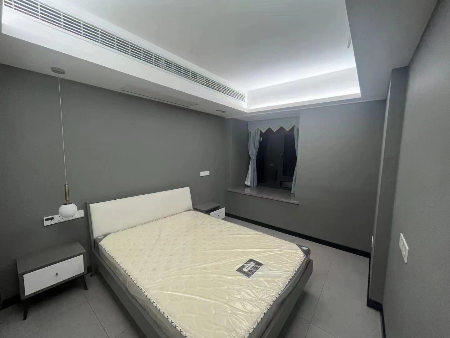 降价了，业主急售，城南，森林国际，电梯9楼，单价6500，双书包房就这一套，成色新，全屋中央空调