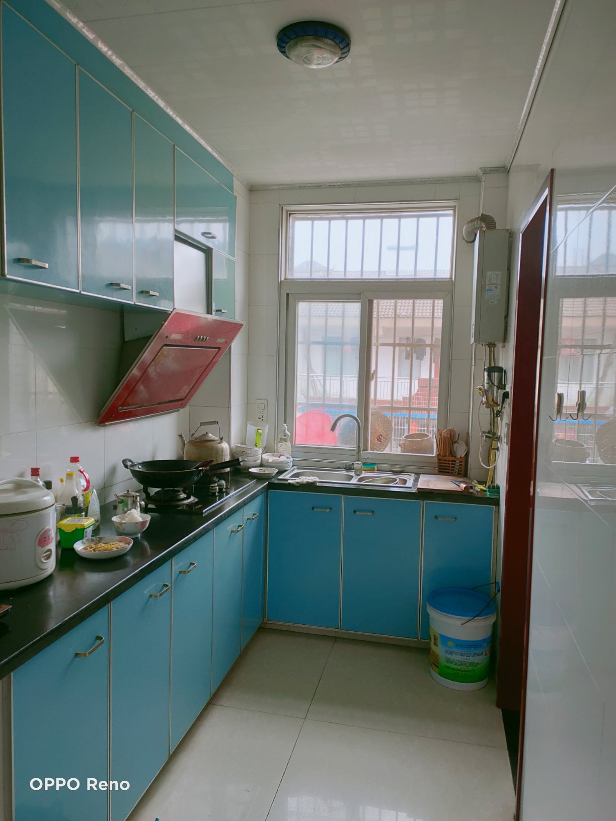 房屋装修新呈舒适，南北朝向，价低。拎包即住