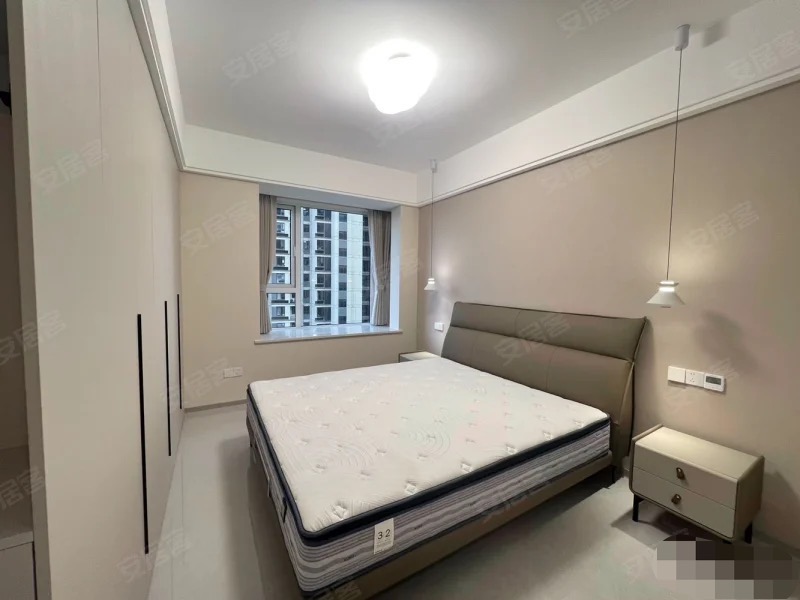 捡漏，风和日丽，精装三房，边户，电梯好楼层，诚心出售，