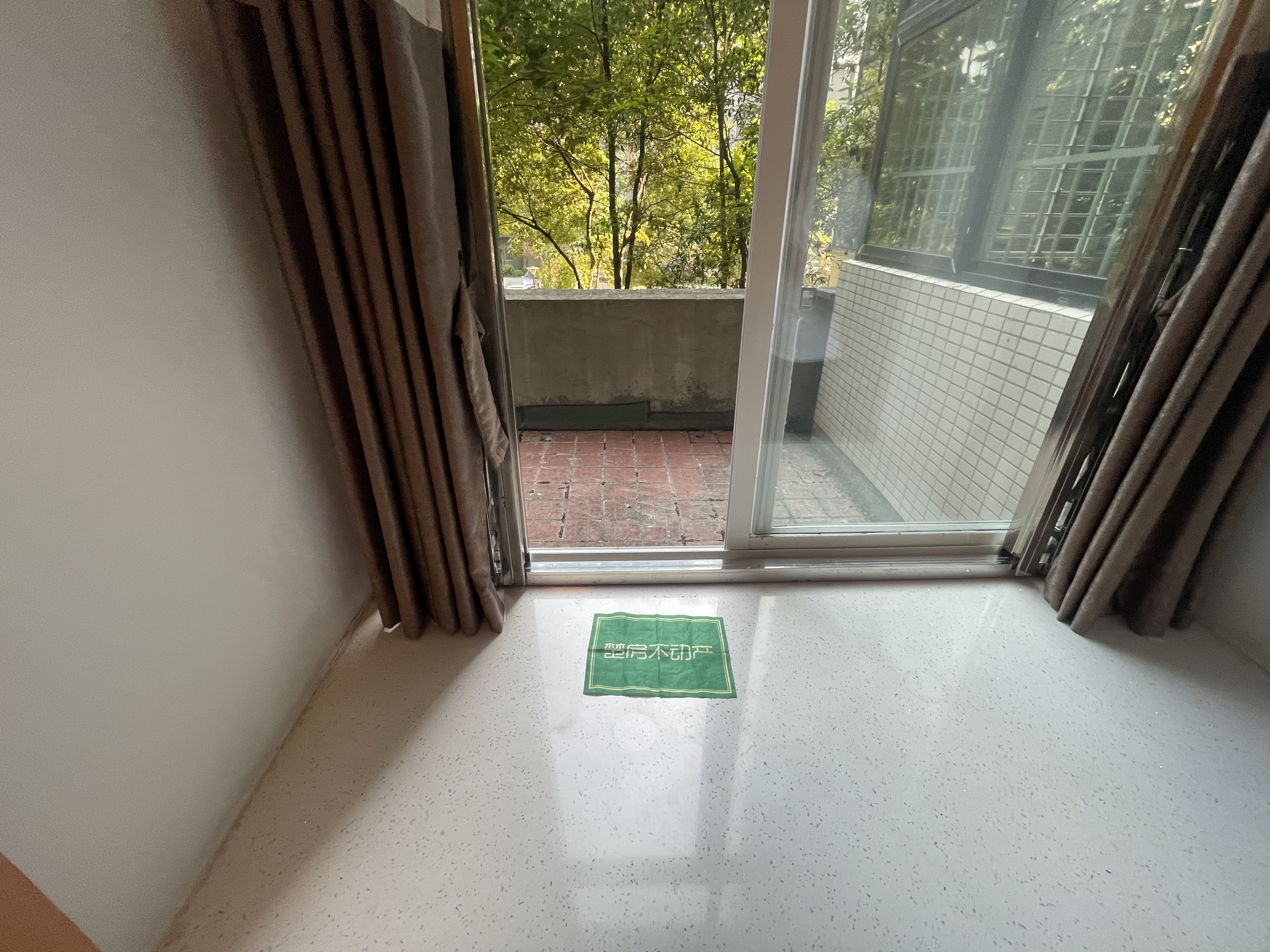 世纪雅园.电梯房.好楼层.妇幼.配套成熟.业主外地置业急卖.拎包入住