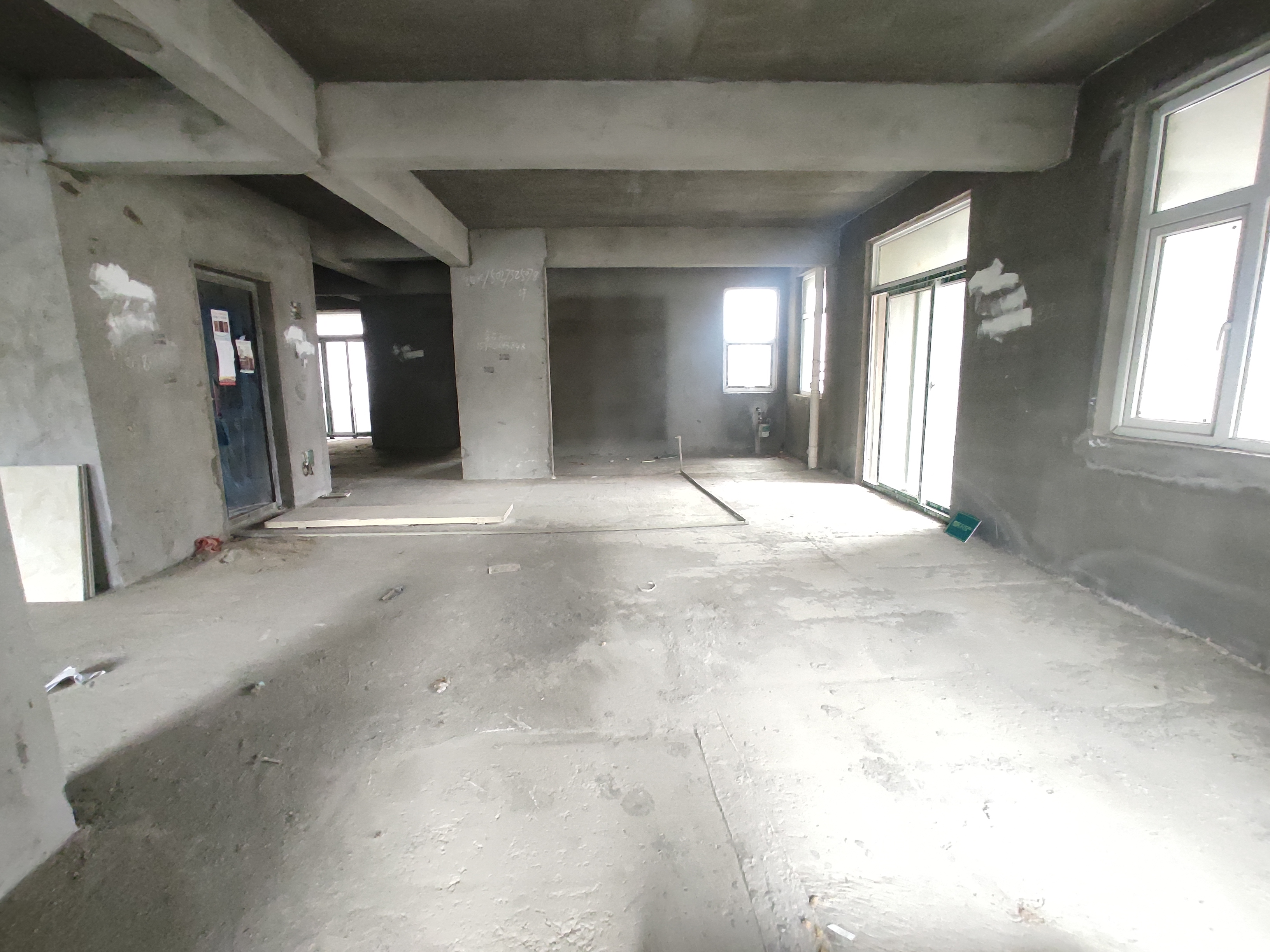 元泰未来城新三中旁两梯两户环境优美诚意出售