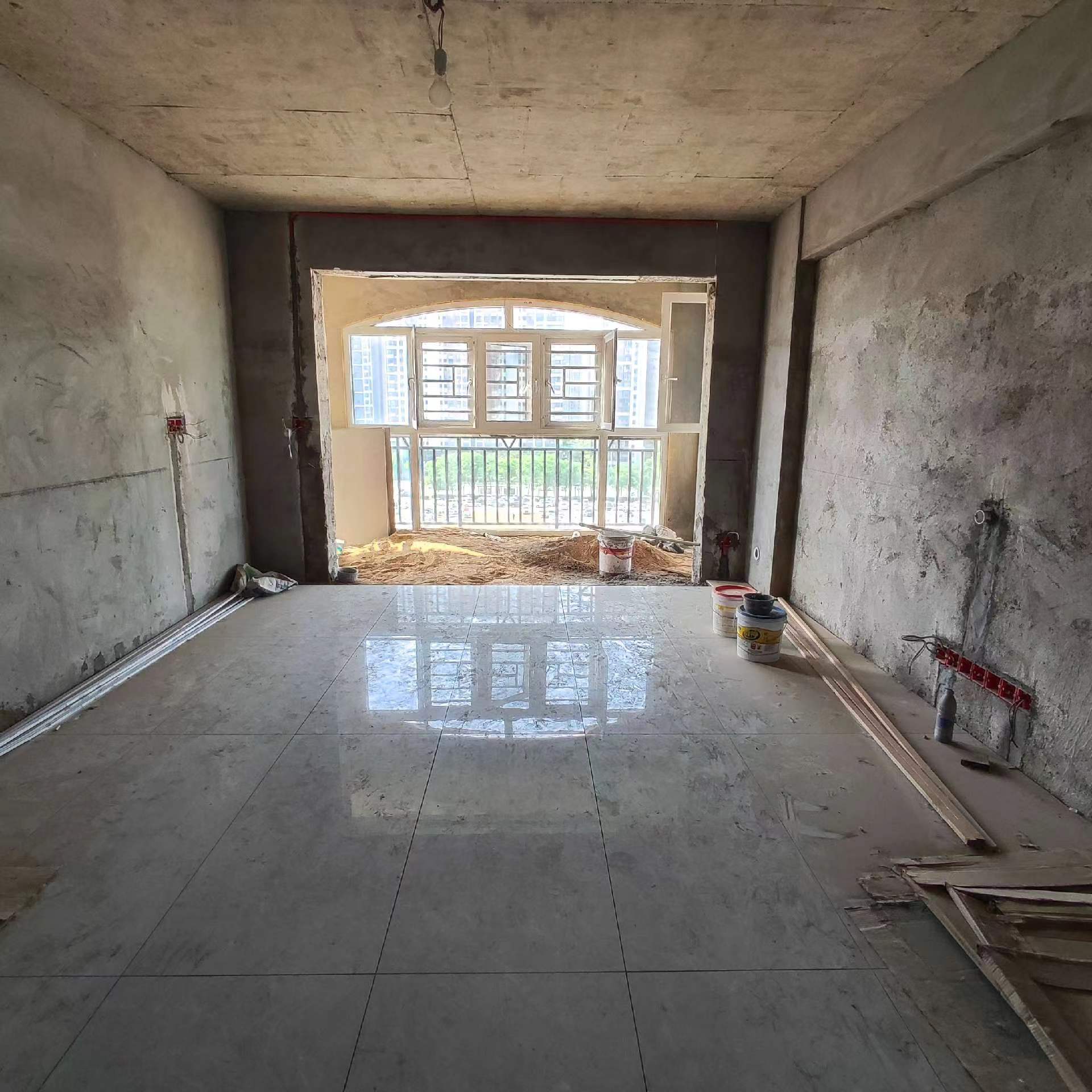 锦绣江山瑞园.半装修三房两卫. 电梯小洋房.看房方便