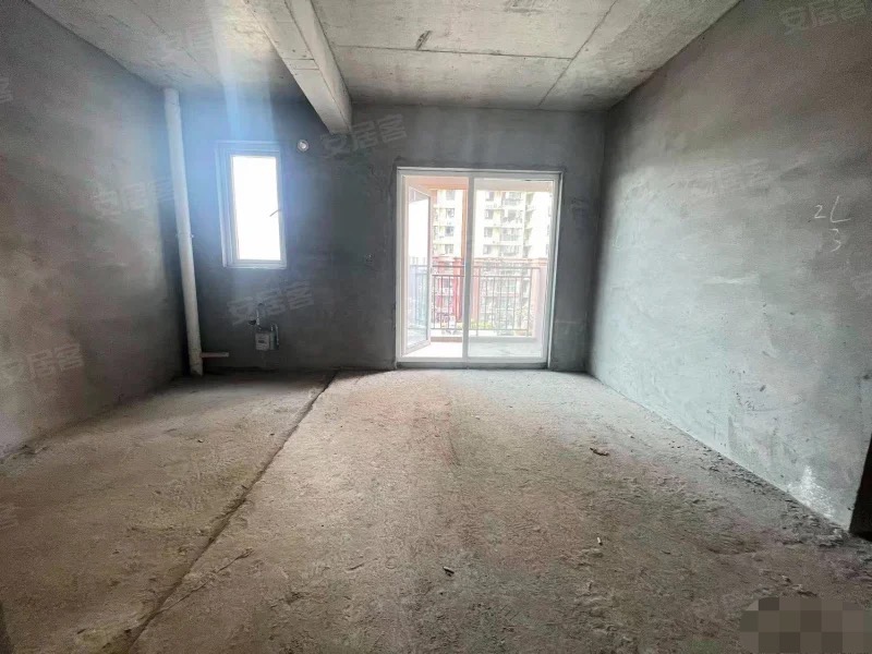 捡漏，满庭春，东边户，毛坯三房，南北通透，双阳台，采光好