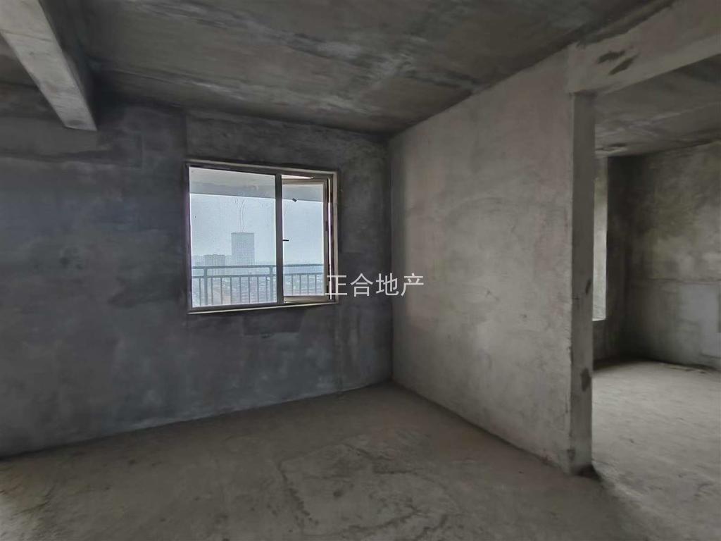 城南，新城名都，边户，大三房，7米长大阳台，好楼层16楼，满二，带车位