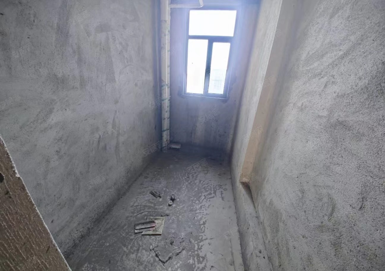 甩甩，城南新城壹号，毛坯单价4900，好楼层，南北双阳台，证满二，速度捡漏