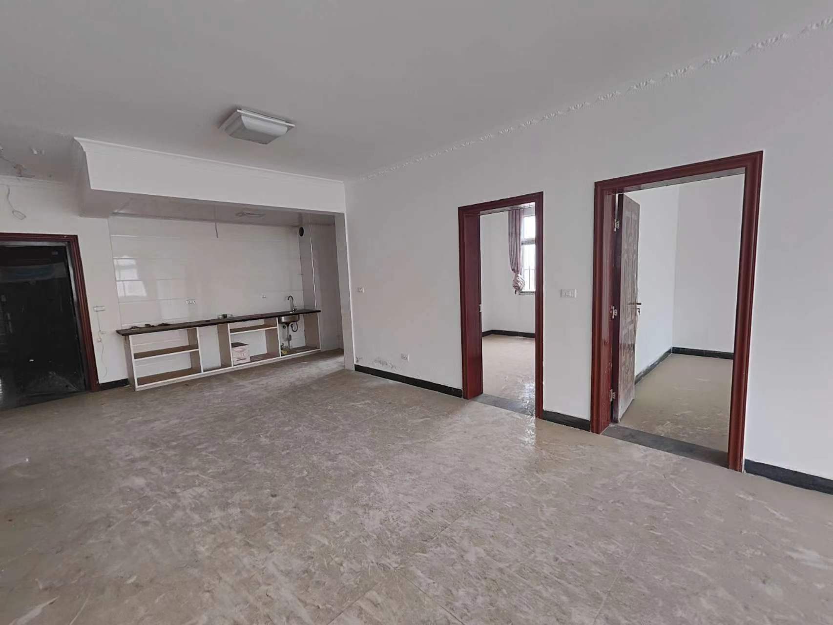 四中附近的好屋来咯，两居室一口价13个达不溜