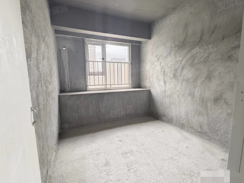 215，降价了。降价了，急售，朝阳丽景，比售楼部还便宜，单价5737，中间好楼层，毛坯两房，