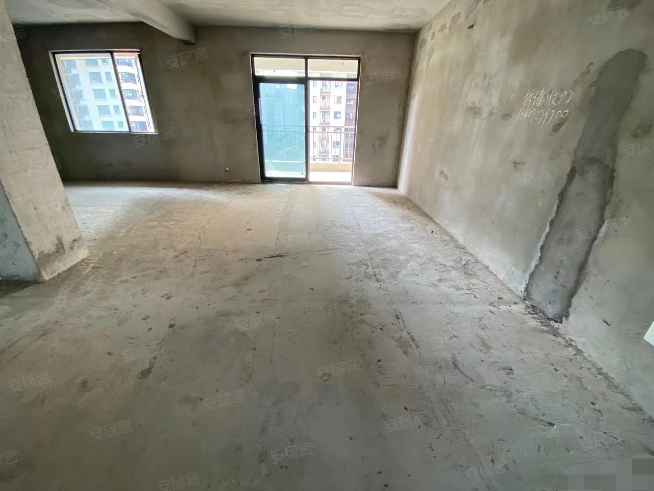 26，荣怀小高层，好楼层11楼，双阳台边户，毛坯三房，证满二