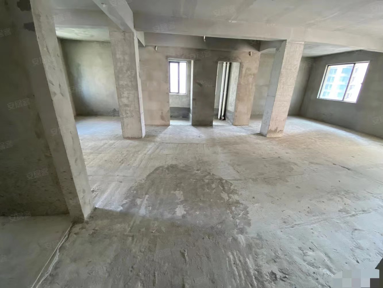 26，荣怀小高层，好楼层11楼，双阳台边户，毛坯三房，证满二