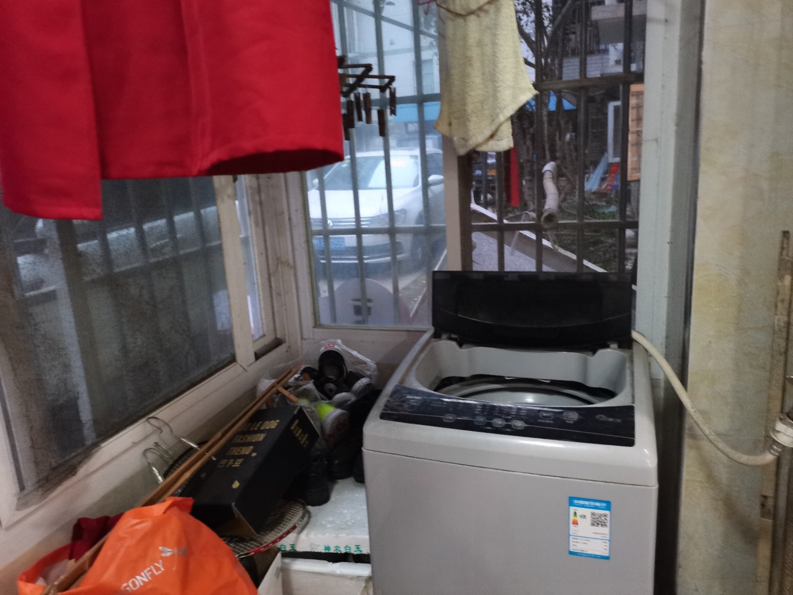 精装3室2厅2卫1，环境舒适