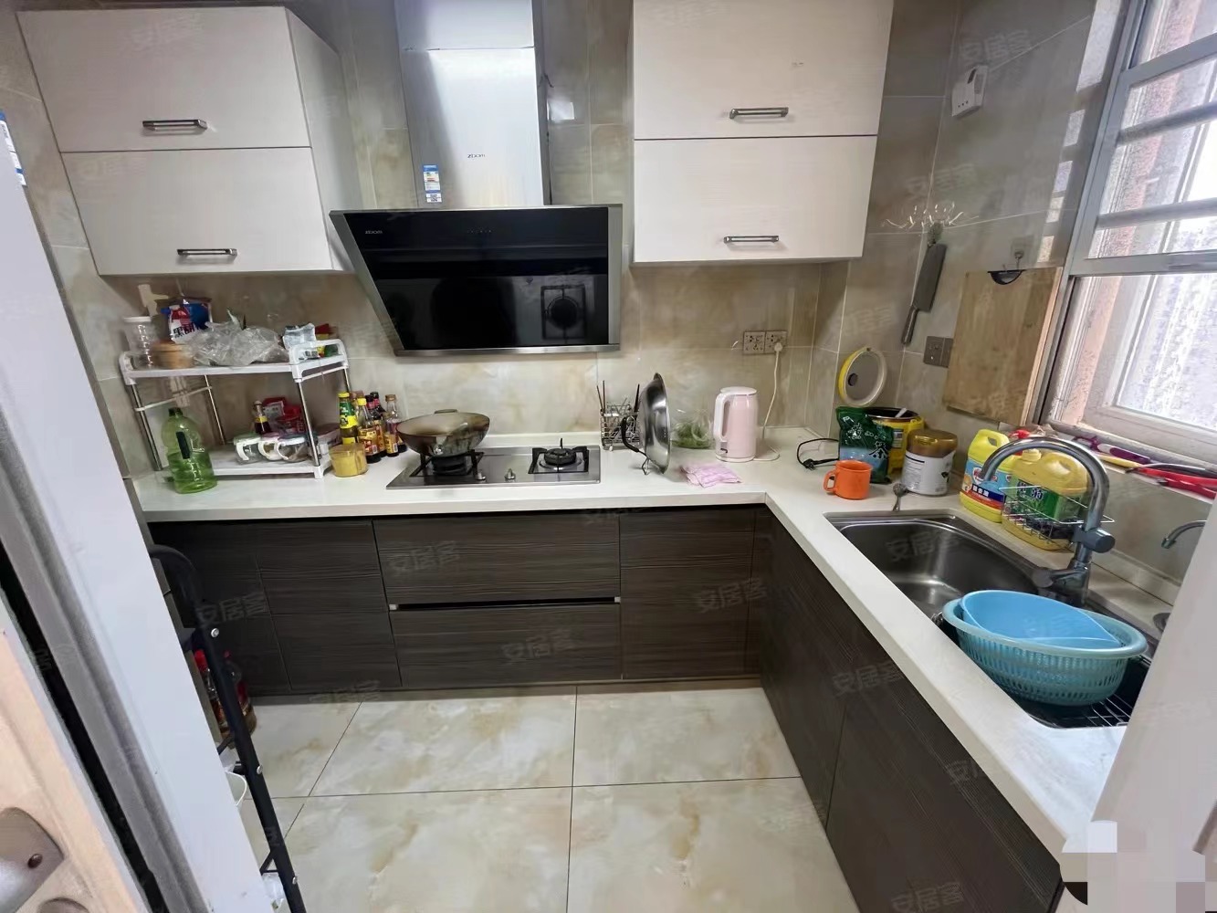 检漏，房东急售，满庭春，精装三房两卫​，证满二，户型采光好