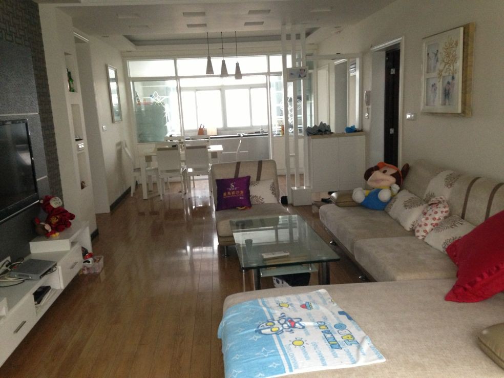 八中附近出租 陪读 套间 