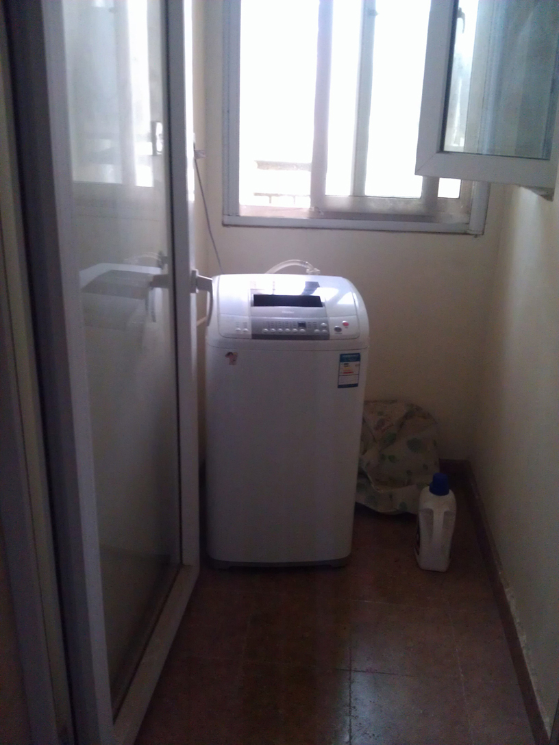 车站旁边烟草宿舍