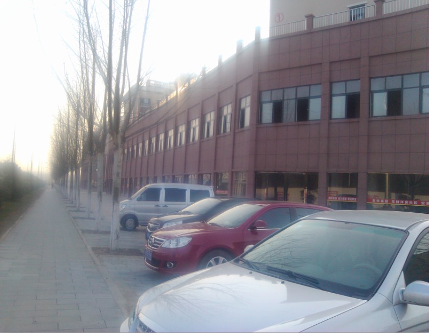 刚刚全新 装修的欧式三房急售