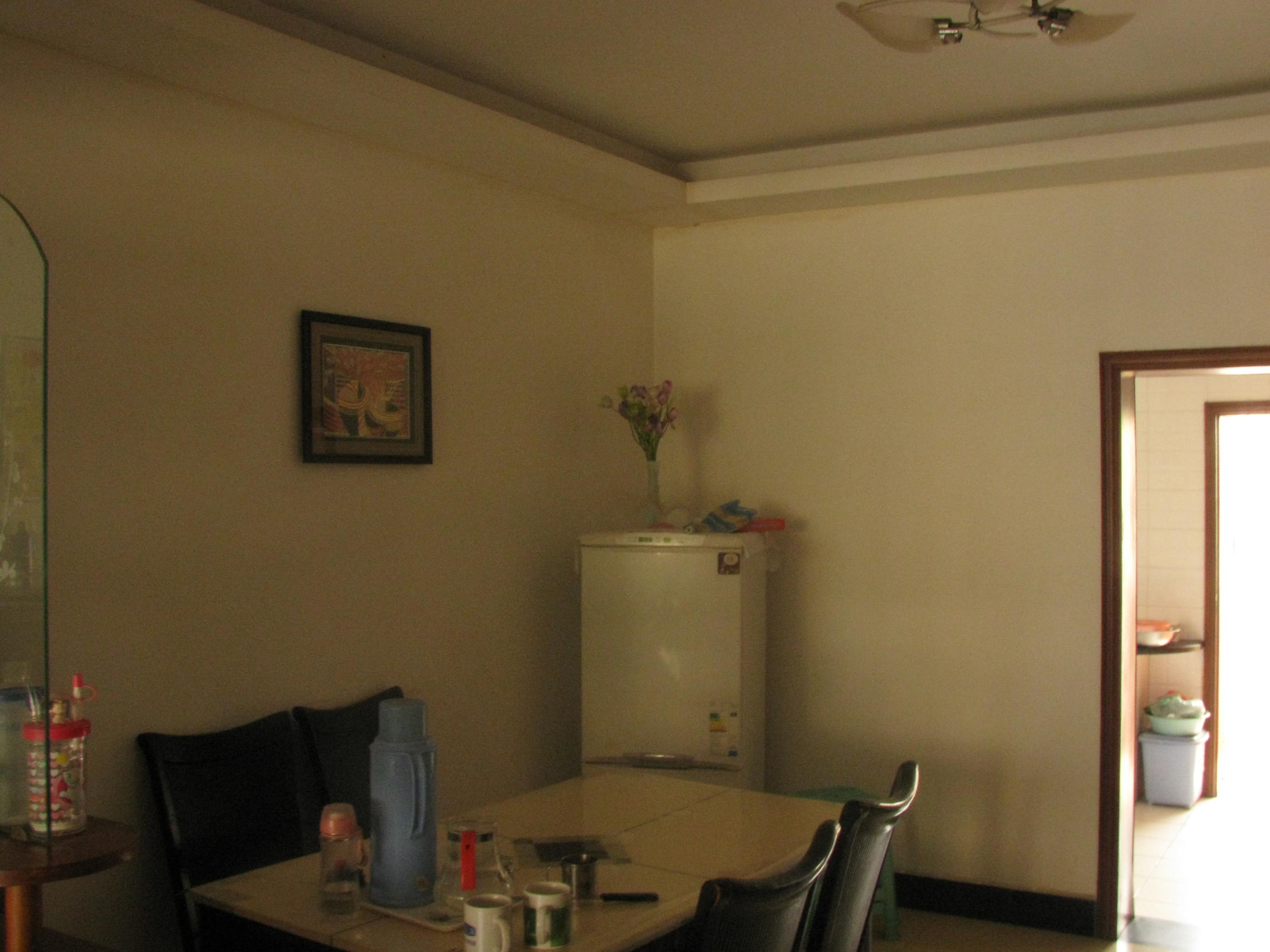 步行街中端三房两卫一厨二厅