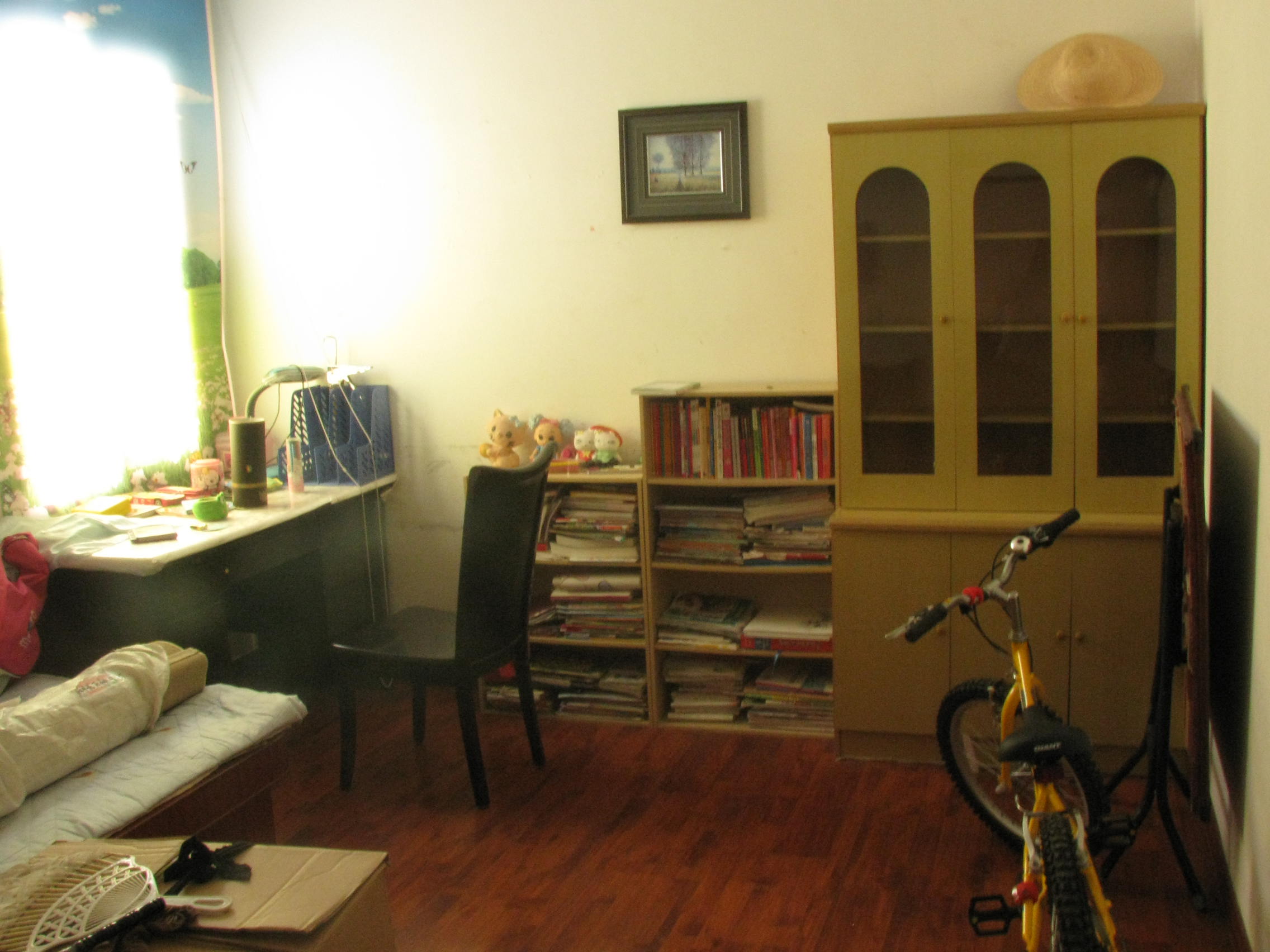 步行街中端三房两卫一厨二厅