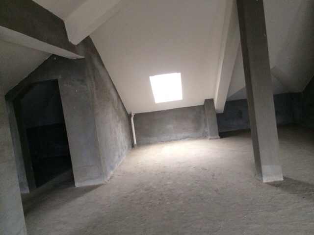 黄荆小区菜场附近2干3层私房出售