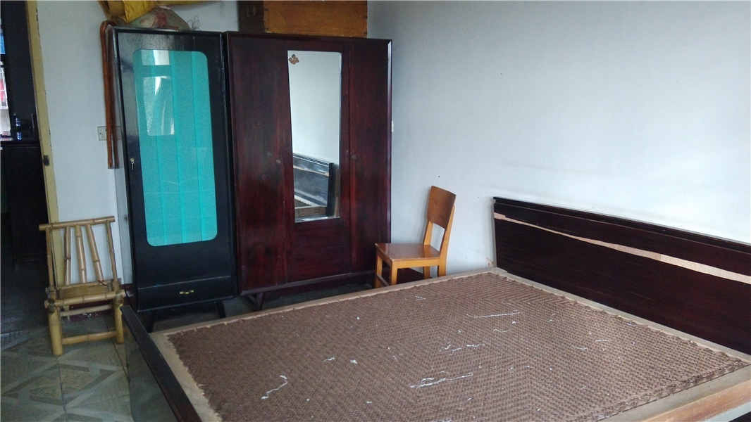 彭场富迪购物中心旁边二楼3室2厅住宅出租