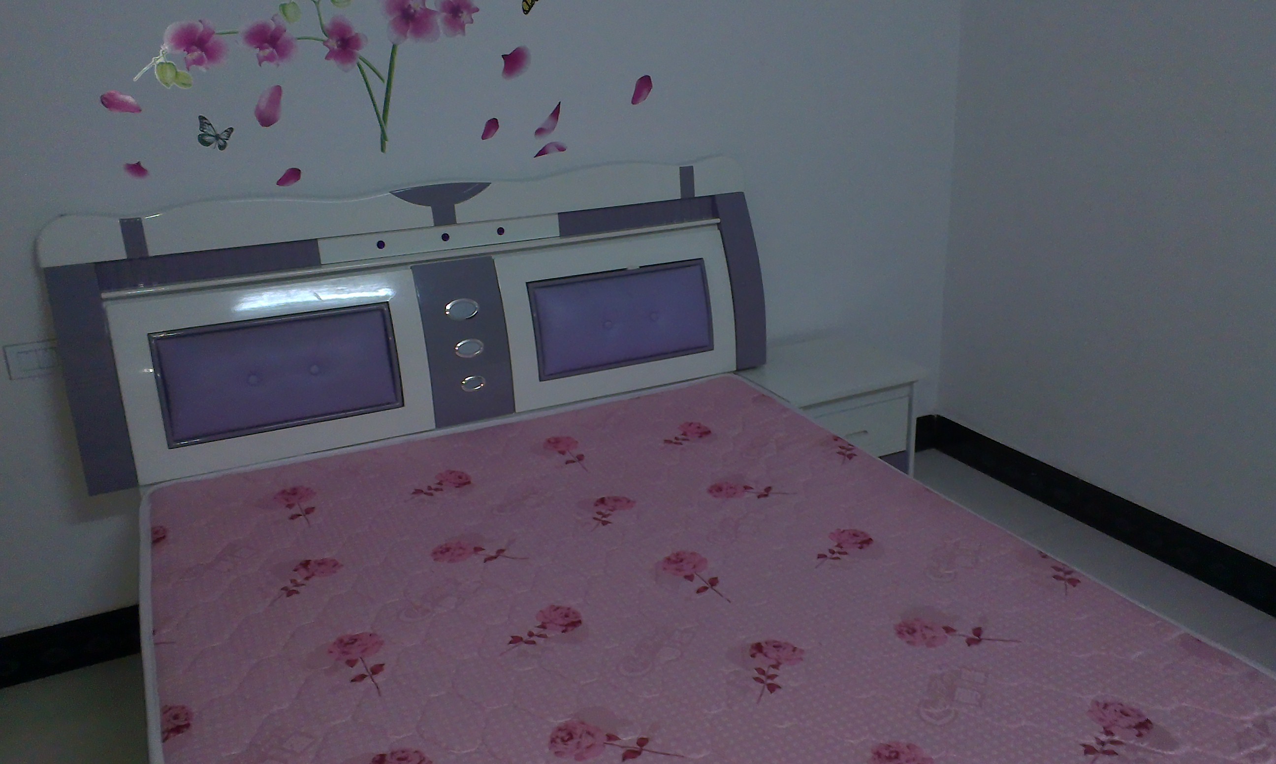 康湾一品旁边1室1厅1厨1卫出租(6/7楼）