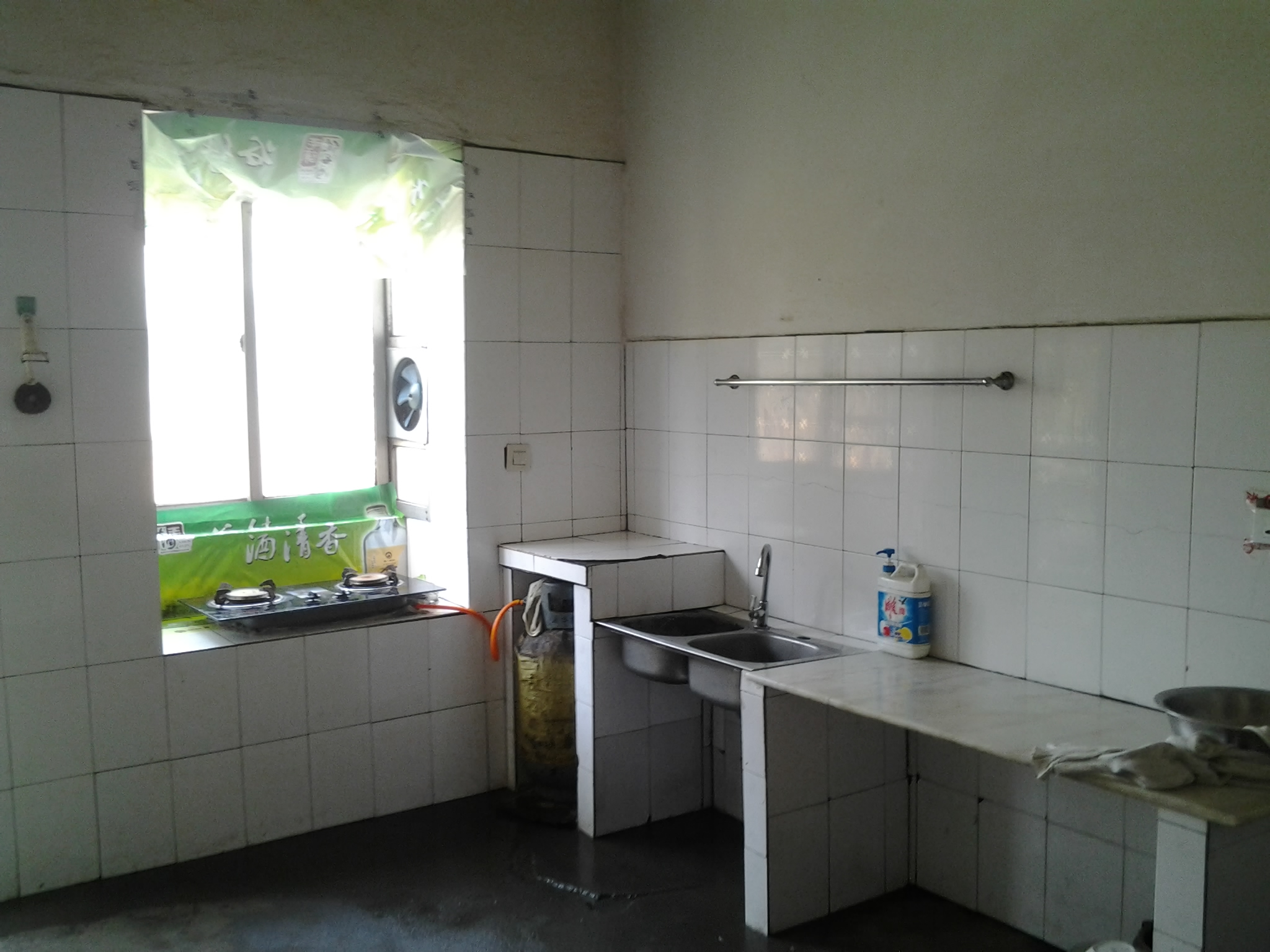 小南小区绿地华庭对面仙下河旁二层私房整体出租拎包入住