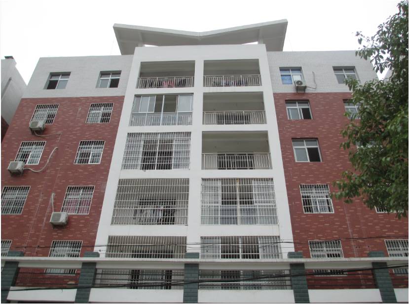 工业园区四房一厅二卫150平米（ 产权）28万出售