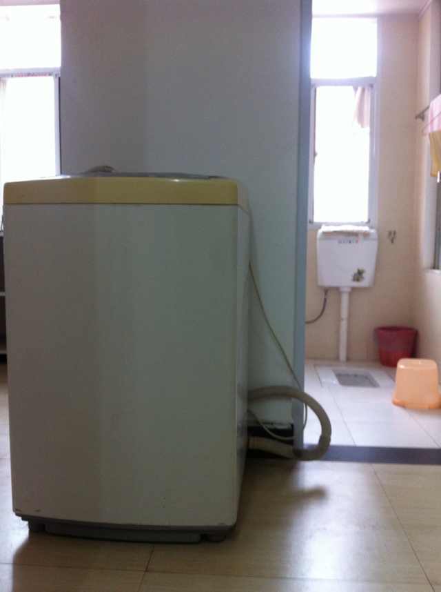 仙桃步行街对面武商附近精装两室合租（限女生)