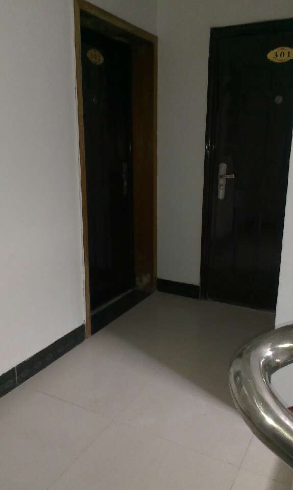 康湾一品旁边1室1厅1厨1卫出租(6/7楼）