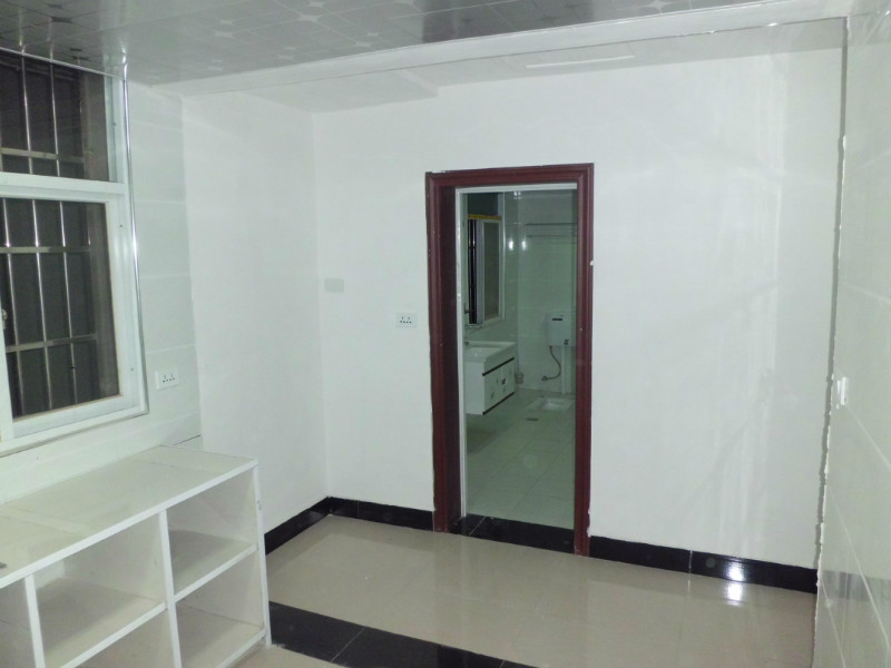 中百仓储后 精装好房 三室二厅一厨一卫 可做饭　交通便利