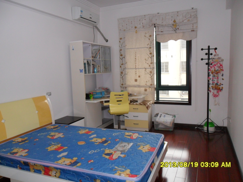 德政金园香榭里北 装修三房两厅出售