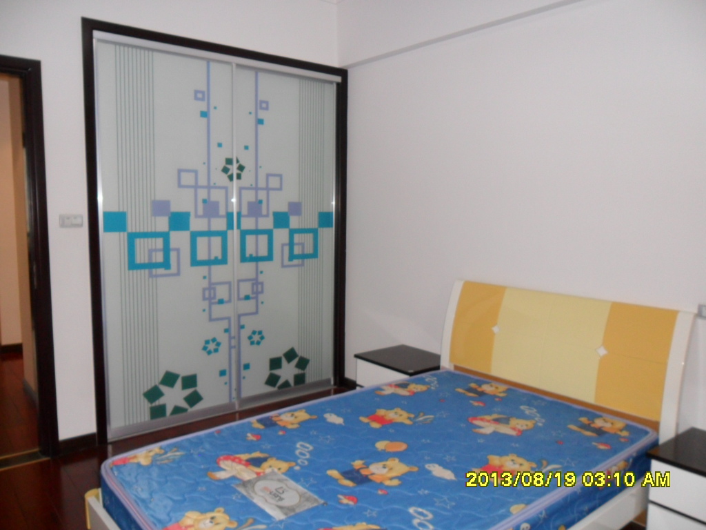 德政金园香榭里北 装修三房两厅出售