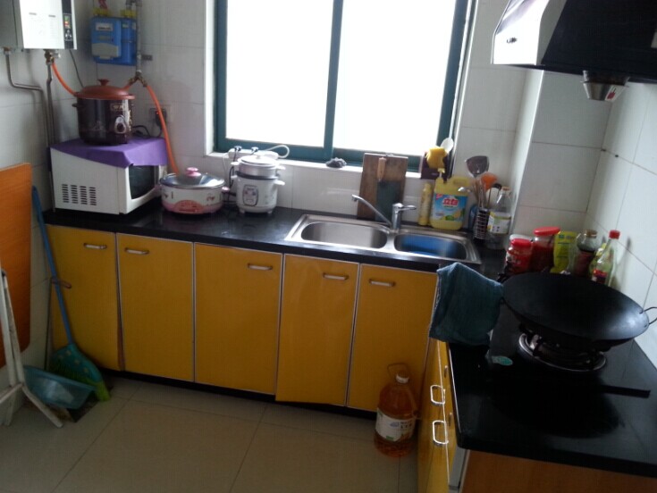 流潭公园附近精装两室一厅，两证齐全