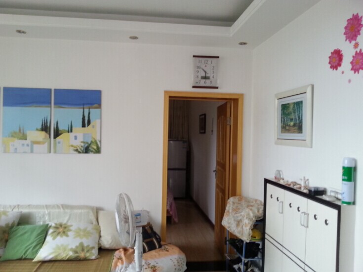 流潭公园附近精装两室一厅，两证齐全