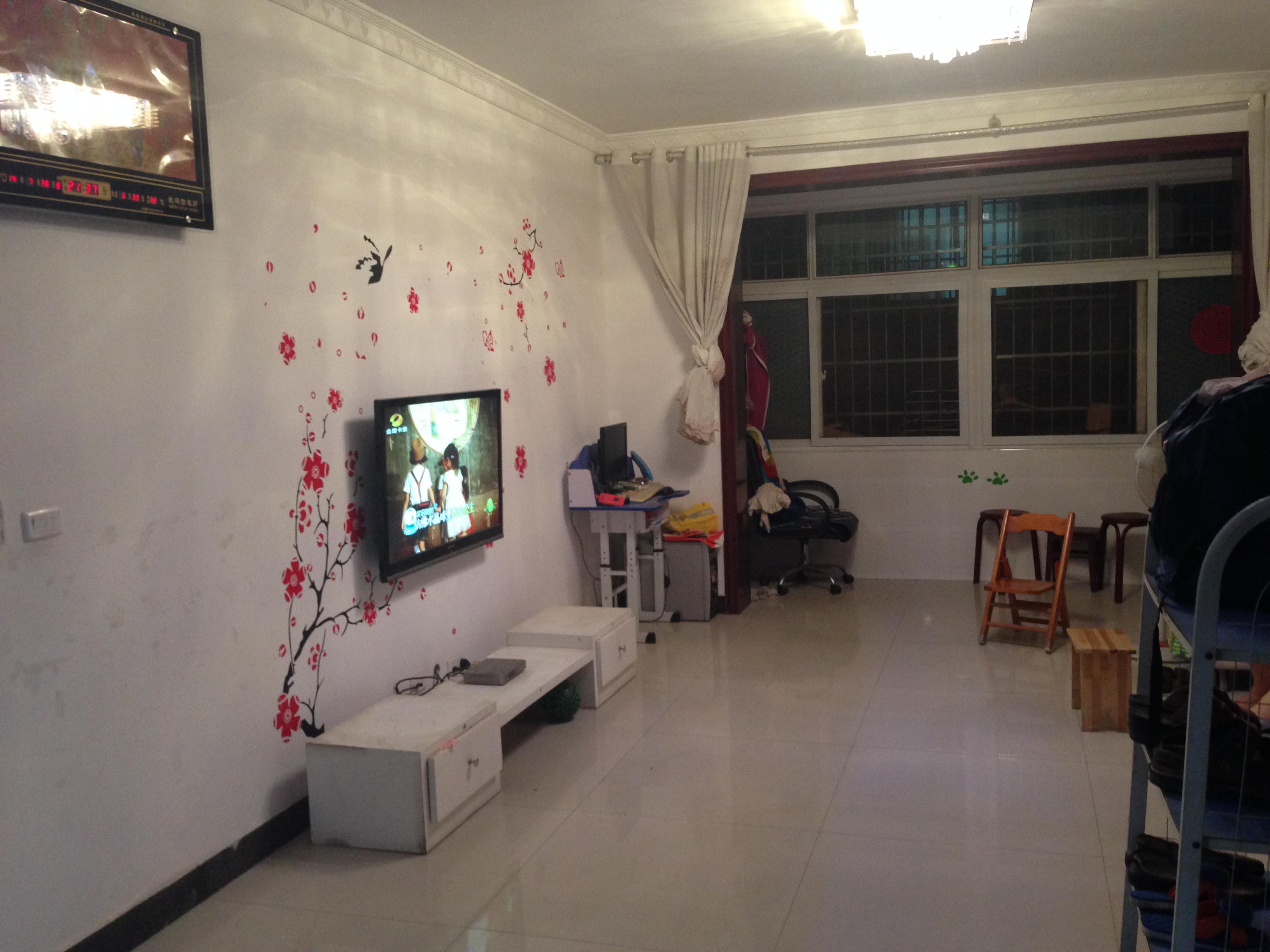 中百仓储后，小石头洗车附近，89平米，两房两厅一厨一卫，家电齐全，价格面议