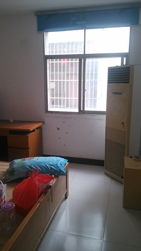 宏达路（惠联小商品城正对面巷内步行街旁）新房出租