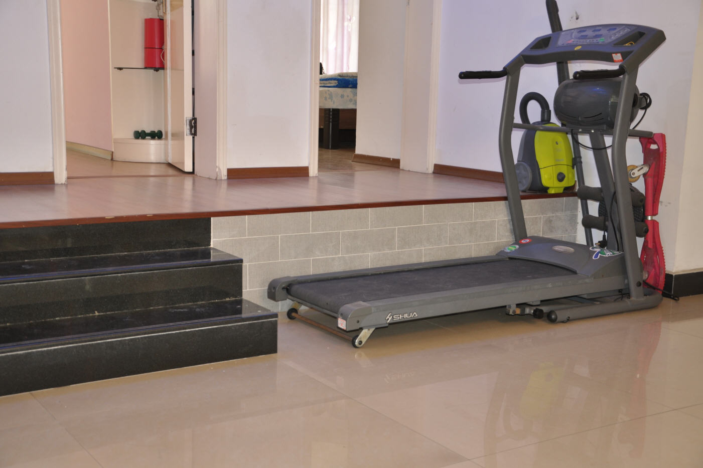 宏运名居-- 好楼层、 好户型、装修样板房忍痛低价出售