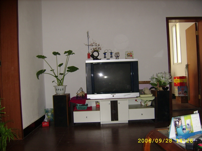 仙桃大道中百购物广场附近厅室房出租