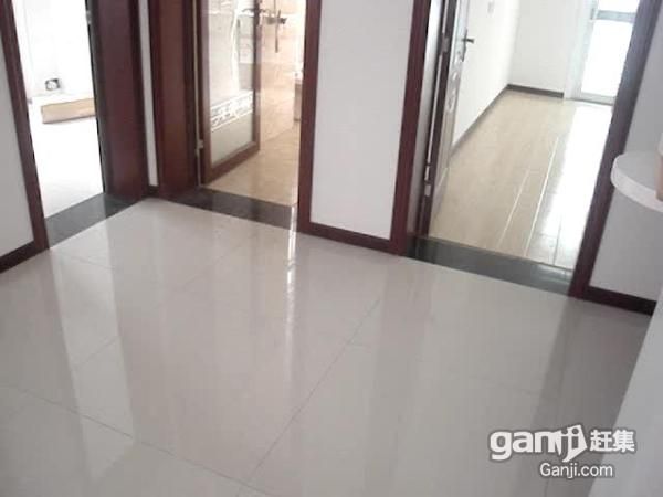 客运总站旁新房出售含装修家电, 中学就在家门口两证全满5年