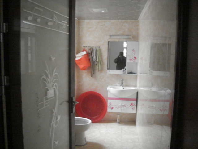 客运总站旁新房出售含装修家电, 中学就在家门口两证全满5年