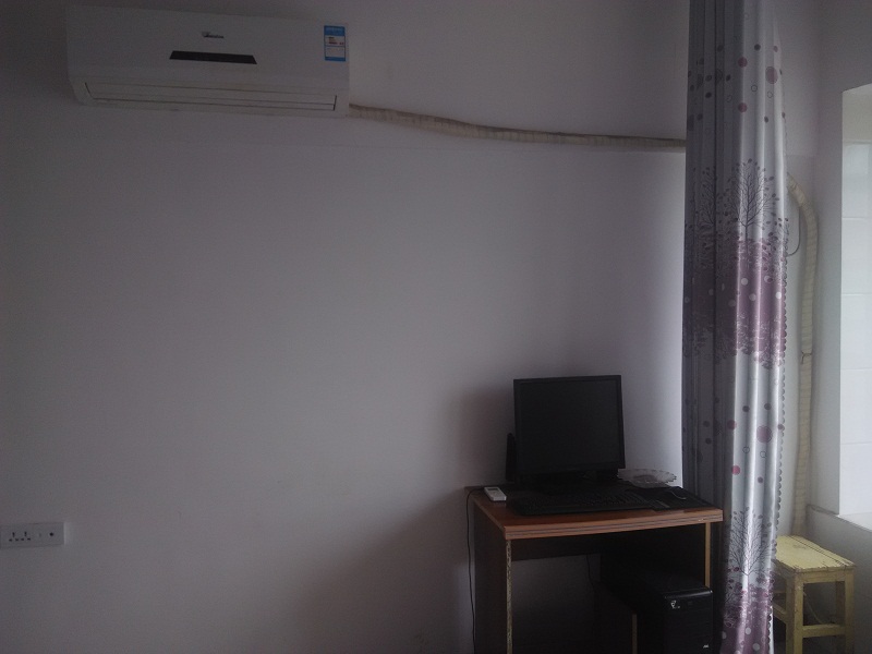 大兴路大兴公寓(电梯）一房一室厅出租 厨房空调热水器