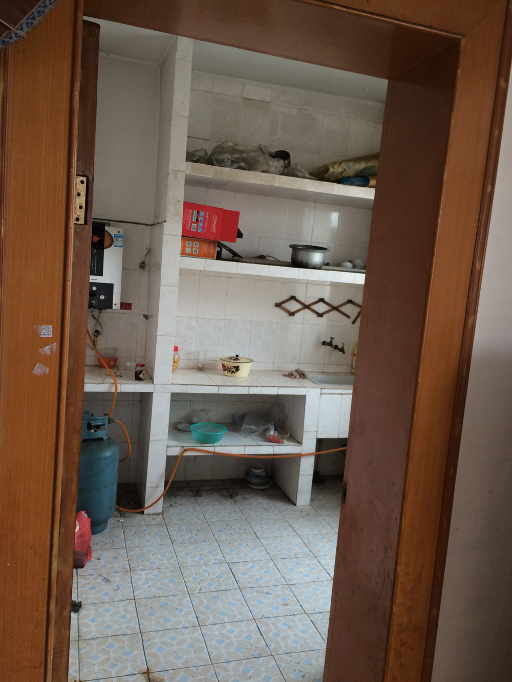 【转租】武商后面钱沟建材市场旁边体育广场对面2室1厅1厨1卫小区房