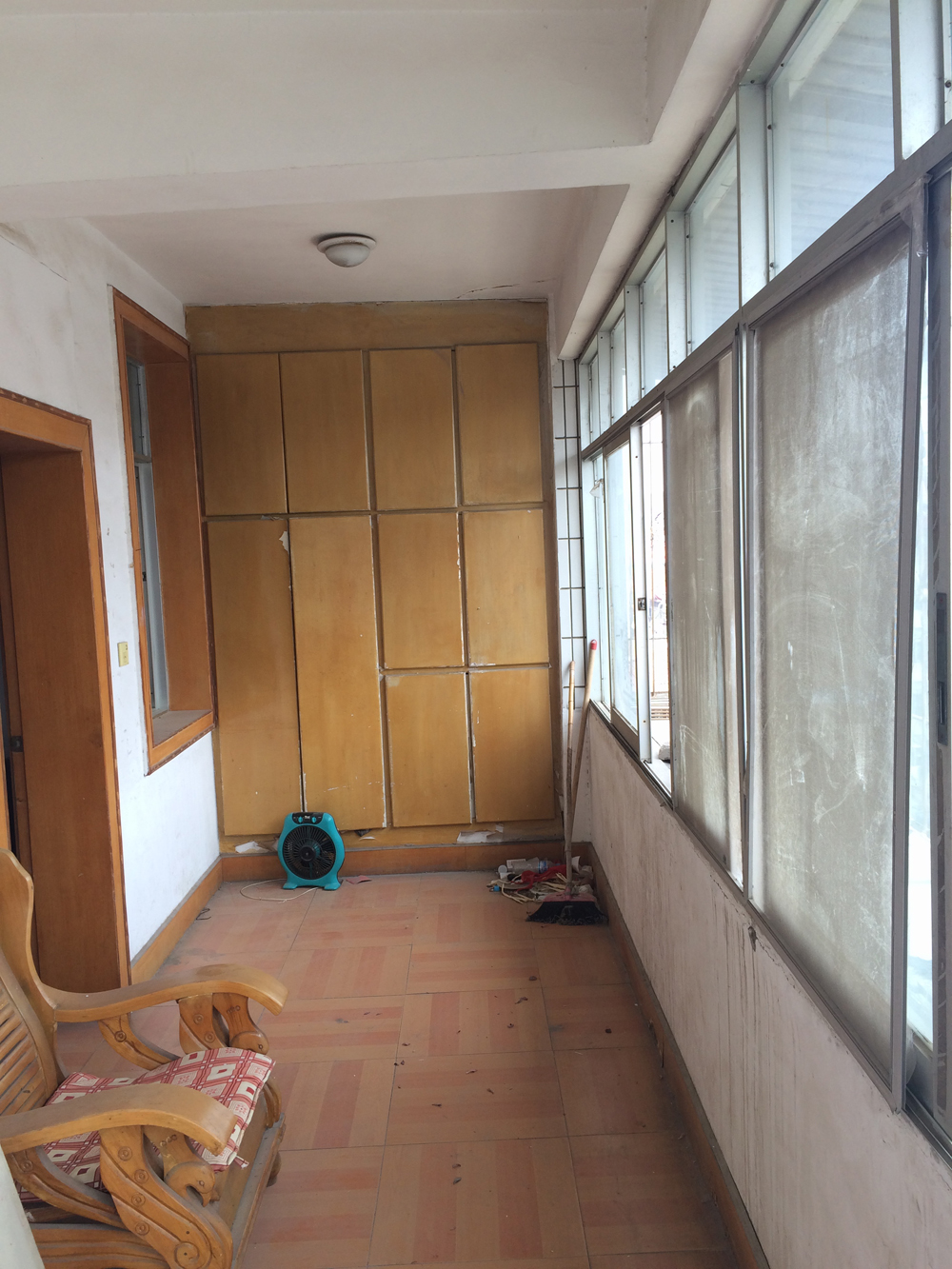 【转租】武商后面钱沟建材市场旁边体育广场对面2室1厅1厨1卫小区房