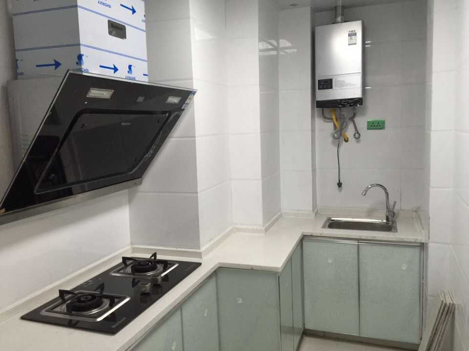 仙桃一中正对面，小区：上苑一品 精装  拎包入住