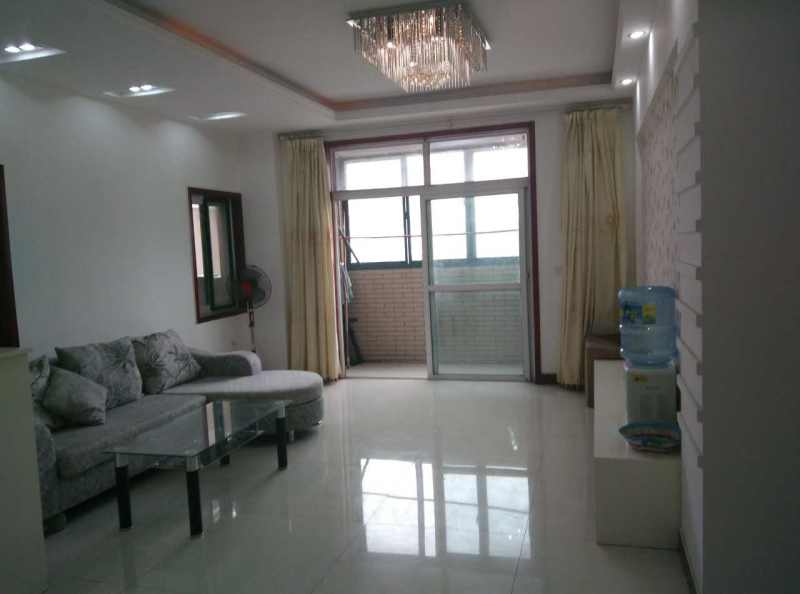 香岸华府一期三楼（建行上面）110平方，附带60平方阳台（已精装）