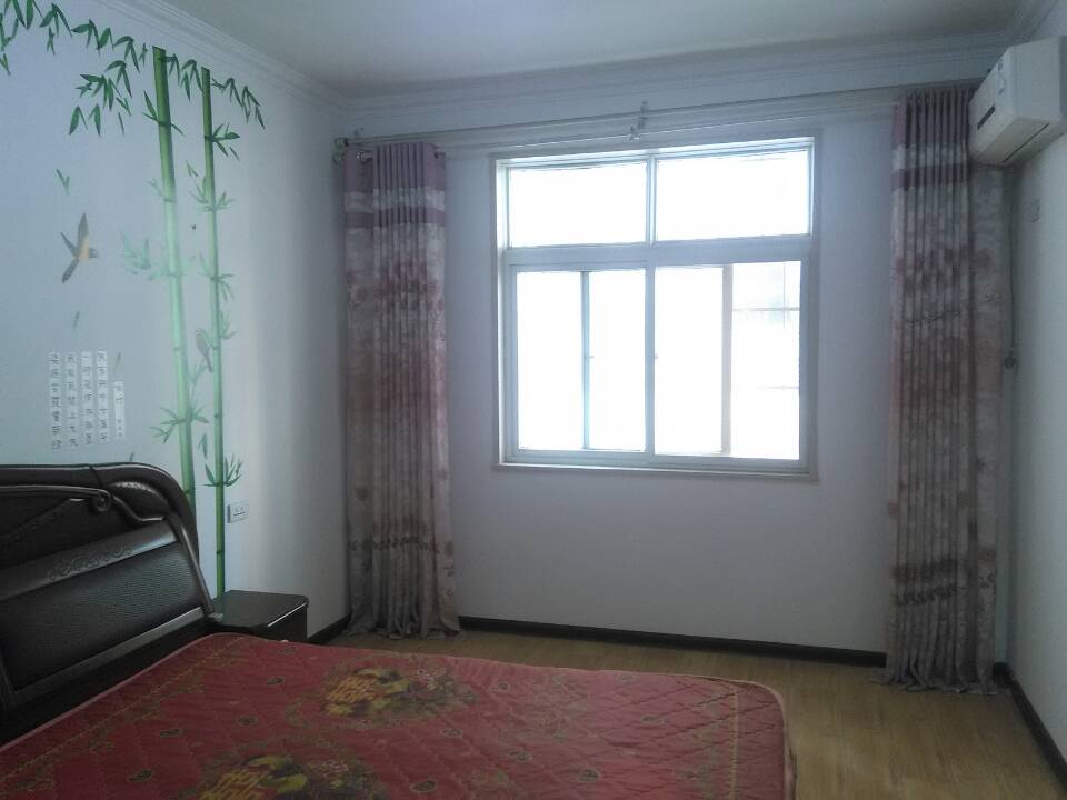 亏本出售！！天诚酒店附近忆美永乐楼二室二厅精装新房