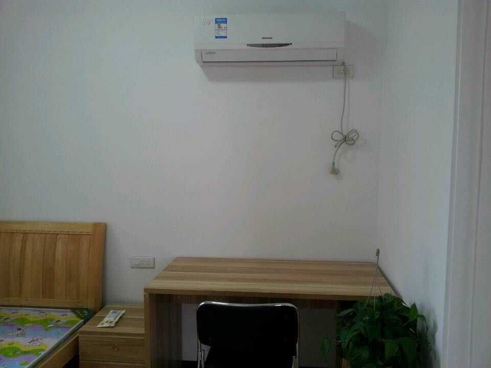 翰林公馆（一中对面）二室一厅 房精装出售