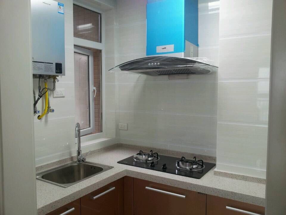 翰林公馆（一中对面）二室一厅 房精装出售